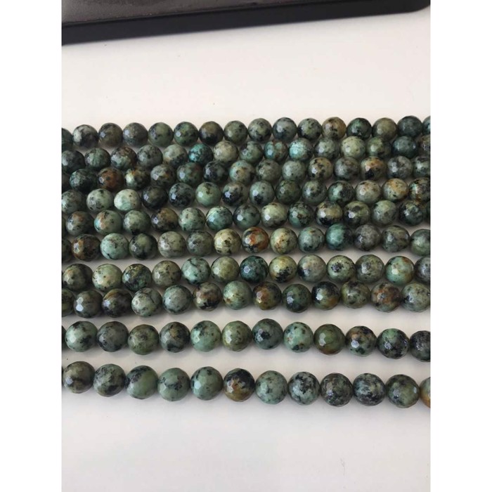 Afrikansk turkis, facet 10 mm, 1/1 streng